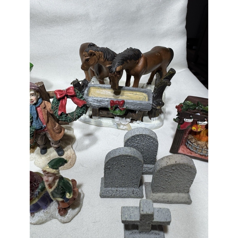 Large Vintage Christmas Village Accessories Lot 30 Pieces People Animals & More! - Picture 13 of 16
